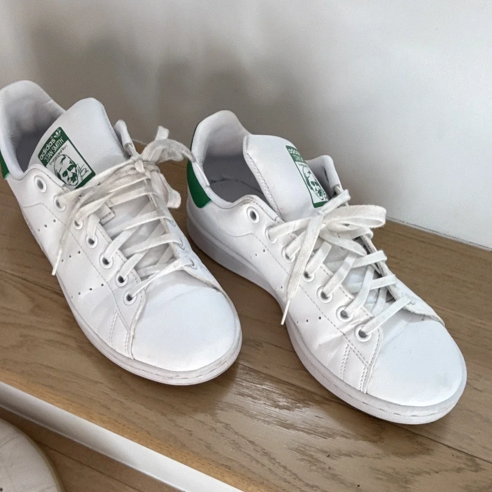 adidas Stan Smith White/Green Men's Low Top Sneakers, Lace Up, FX7519